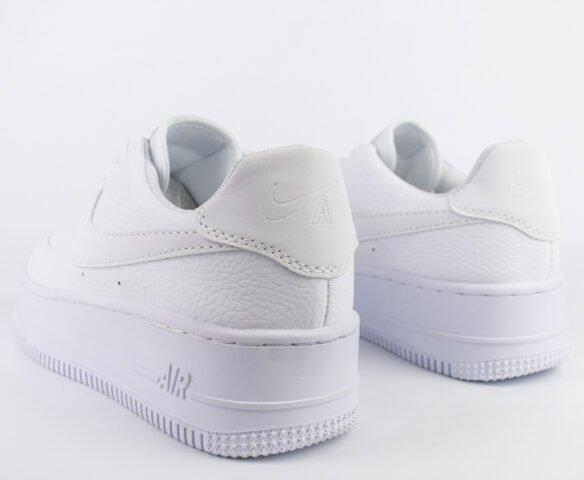 Nike air force 1 sage low triple clearance white